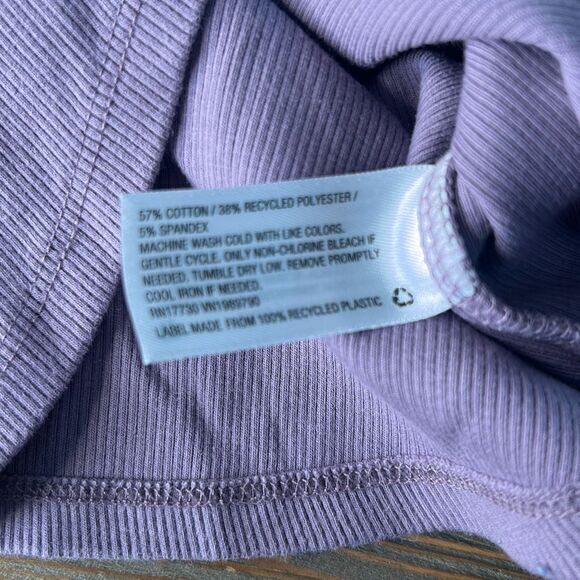 Wild fable purple ribbed cropped shirt crop top  woman's small tank top - Picture 4 of 6